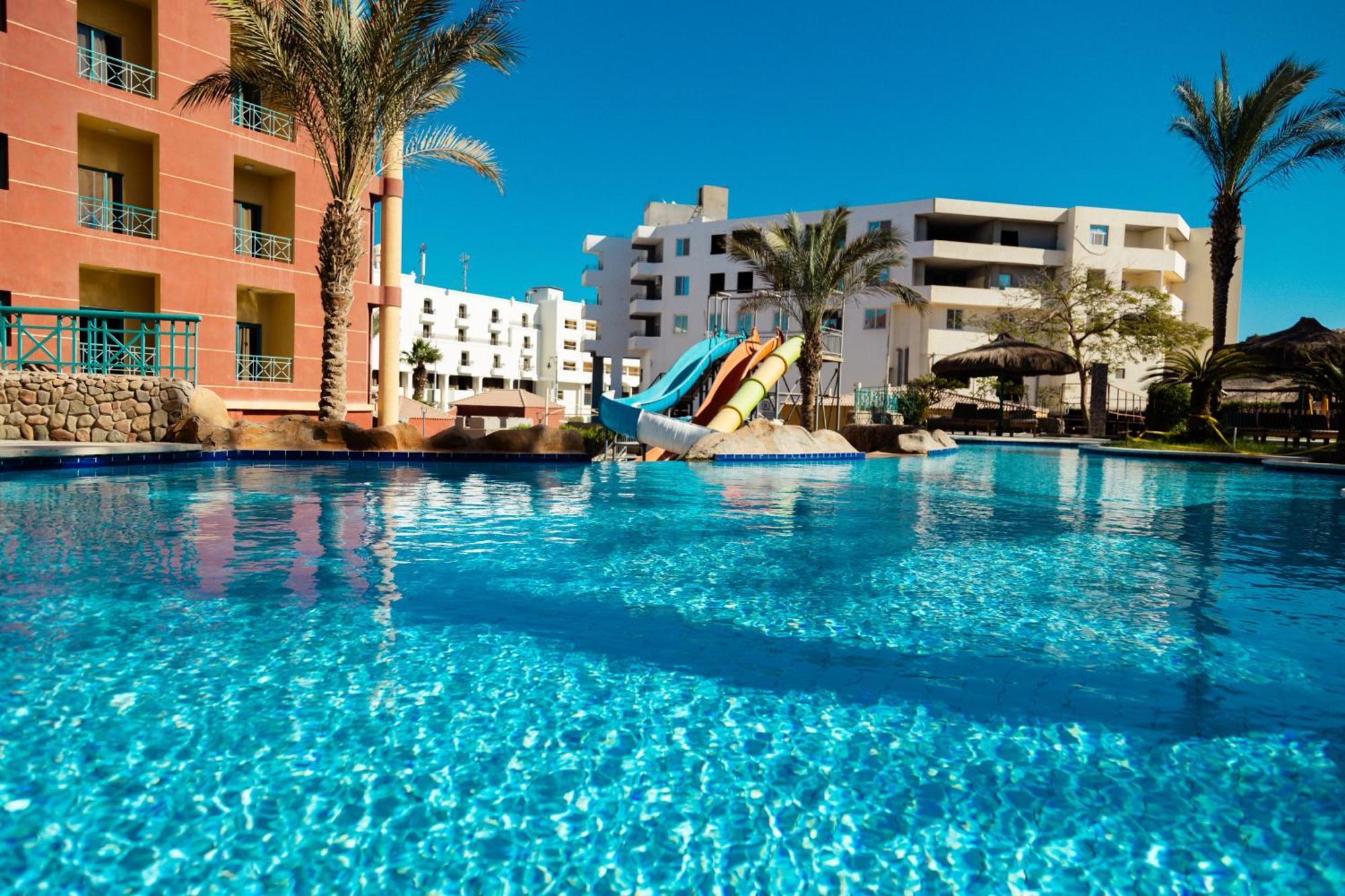 Sun & Sea And Aqua Park - Rezort 3*